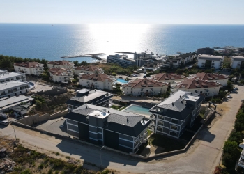 Luxury 1+1 Apartment with Stunning Sea and Mountain Views, Alanya