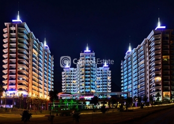 Luxuriöses 3+1 Apartment mit atemberaubendem Blick auf das Meer und die Berge