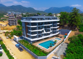 Luxurious 1+1 Apartment in Oba, Alanya with Mountain Views